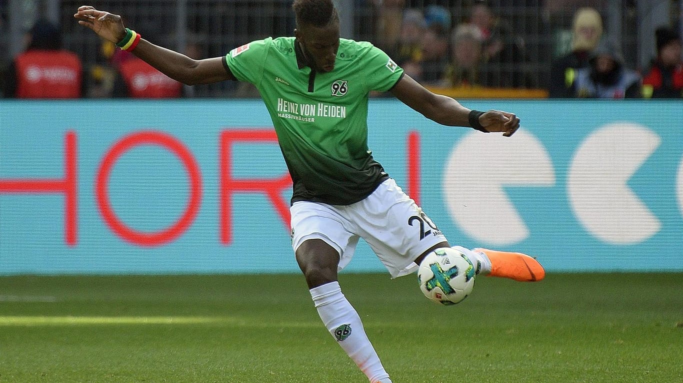 Gute Schusshaltung: Salif Sané im Spiel bei Borussia Dortmund.