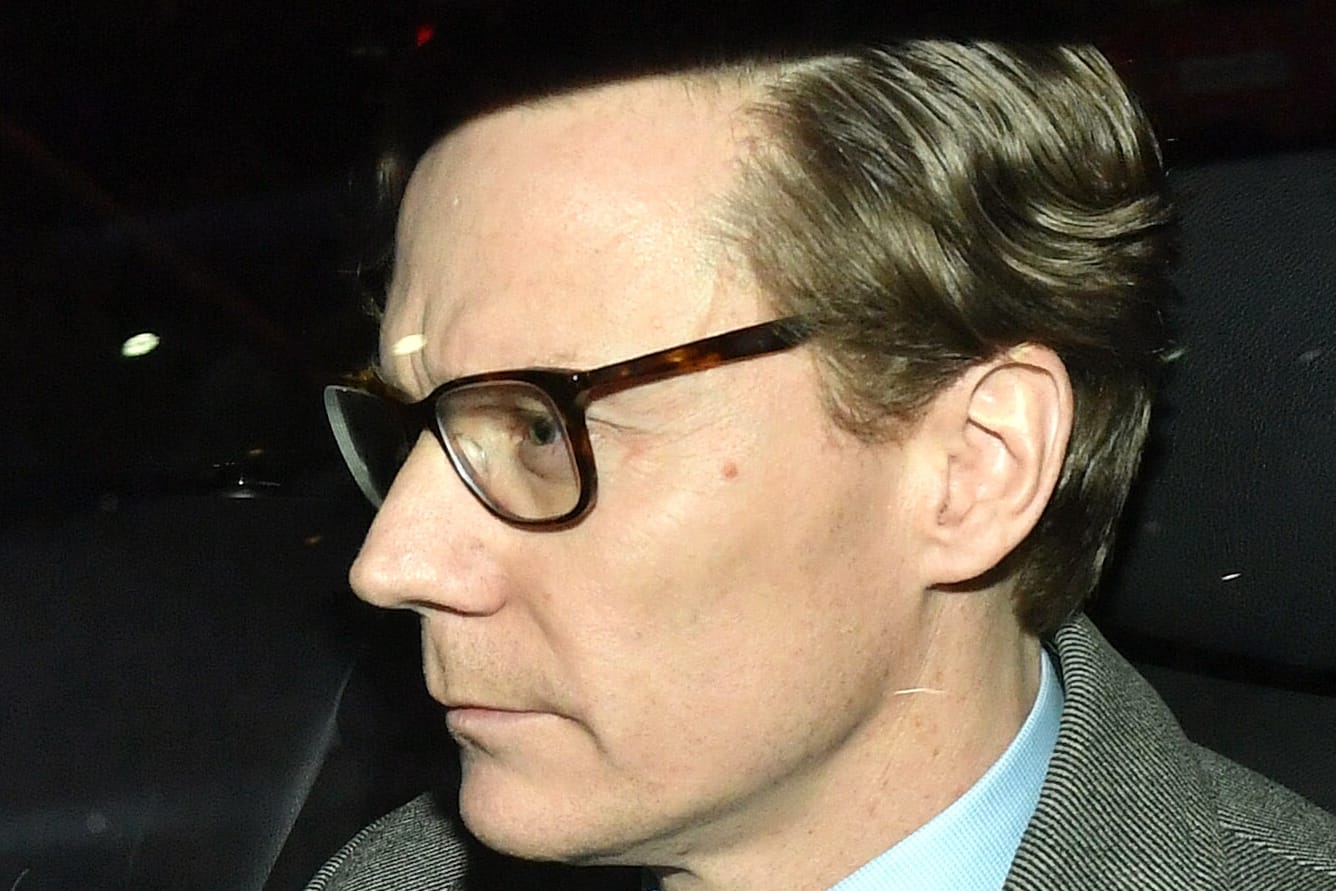Alexander Nix: Reporter filmten ihn undercover – und er versprach politische Konkurrenten mit ukrainischen Prostituierten und Bestechungsgeldern zu diskreditieren.
