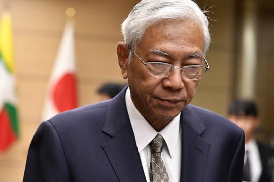 Der Präsident von Myanmar, Htin Kyaw, hat überraschend seinen Rücktritt erklärt.