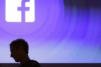 Facebook-Gründer Mark Zuckerberg: "Wir haben die Verantwortung, Ihre Daten zu schützen - und wenn wir dies nicht können, verdienen wir es nicht, Ihnen zu dienen.