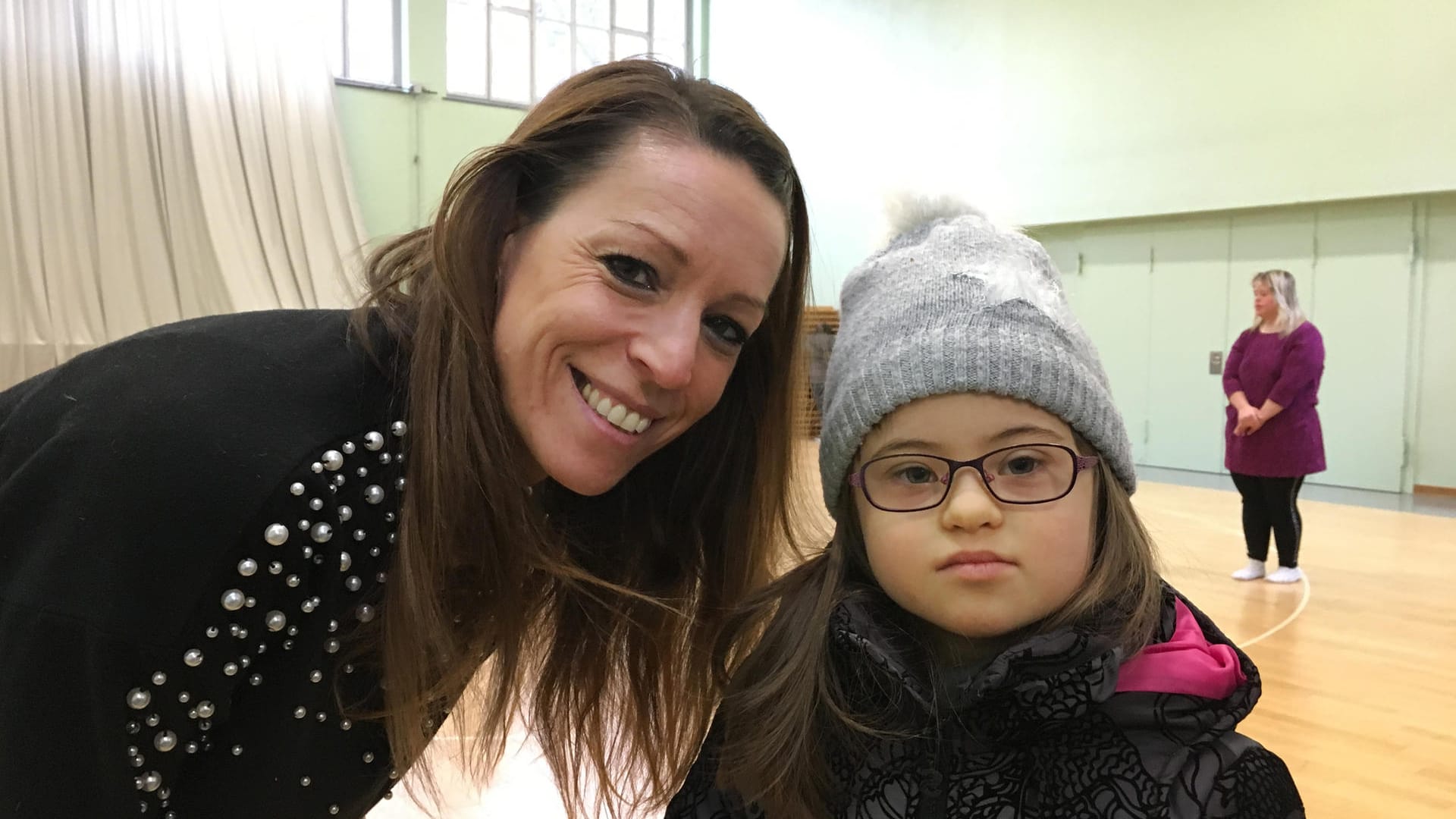 Ein Kind mit Down-Syndrom in der schweizerischen Tanzschule Enea21. Spaß haben kann man selbstverständlich auch mit Trisomie 21. Ein Kind mit Down-Syndrom in der schweizerischen Tanzschule Enea21. Spaß haben kann man selbstverständlich auch mit Trisomie 21.