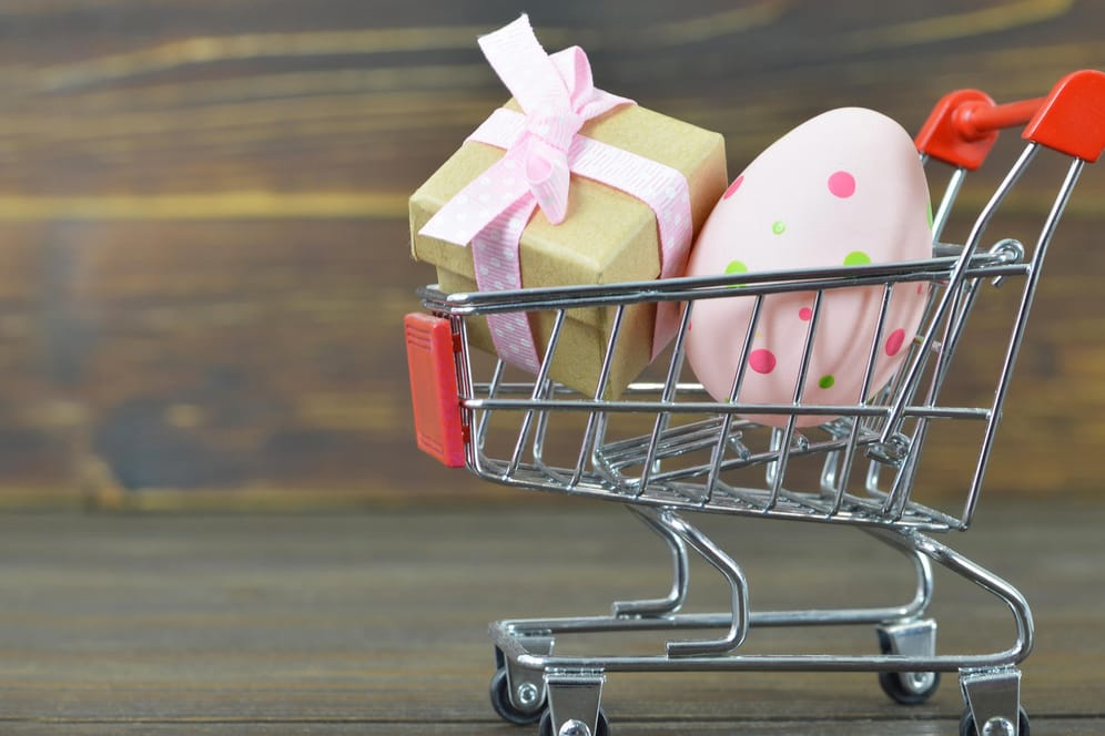 Üppiges Schenken zu Ostern: Wie viel Konsum braucht es zum Osterfest?