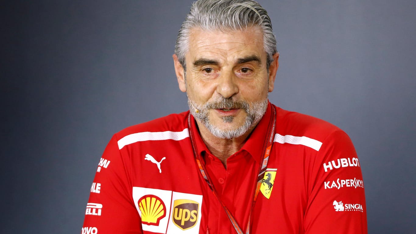 Ferrari-Teamchef Maurizio Arrivabene bei der Pressekonferenz.