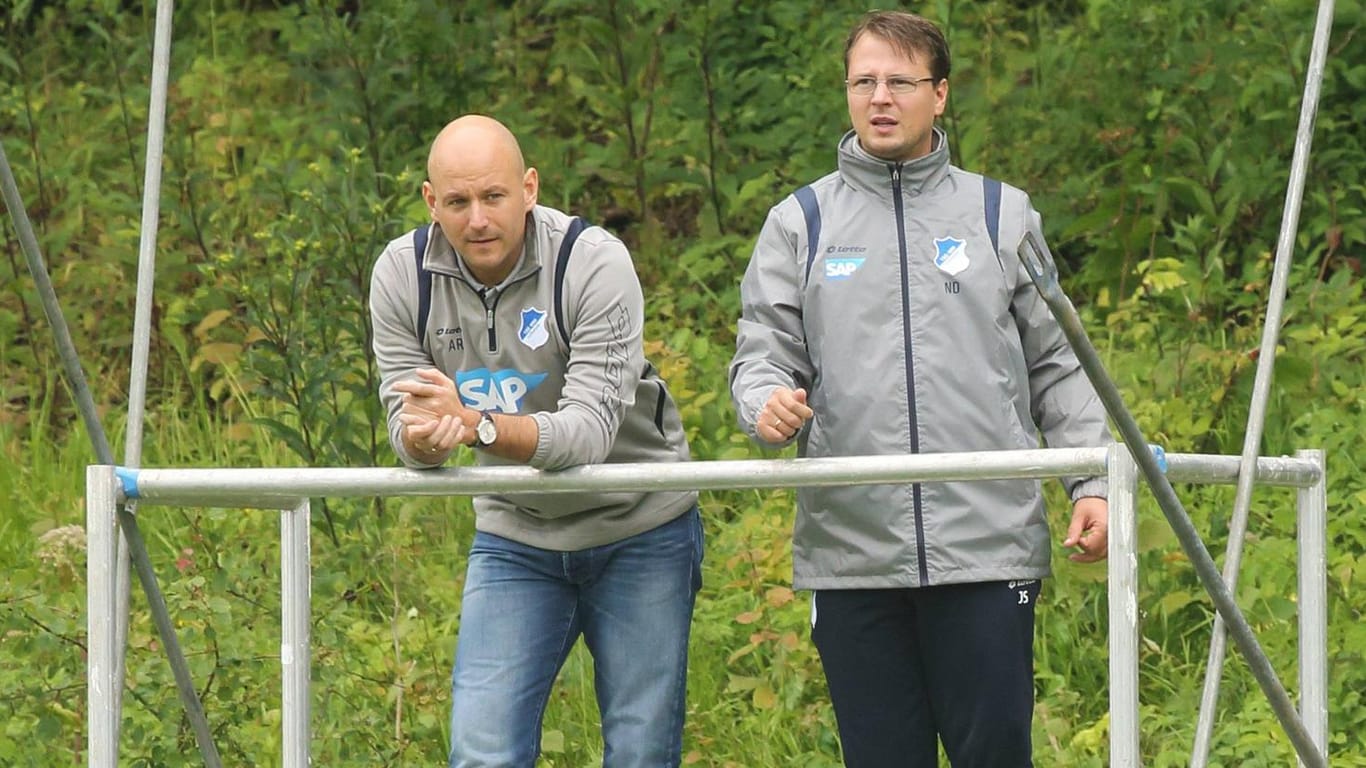 Johannes Spors (r.) mit Hoffenheim-Manager Alexander Rosen im Sommer 2014.