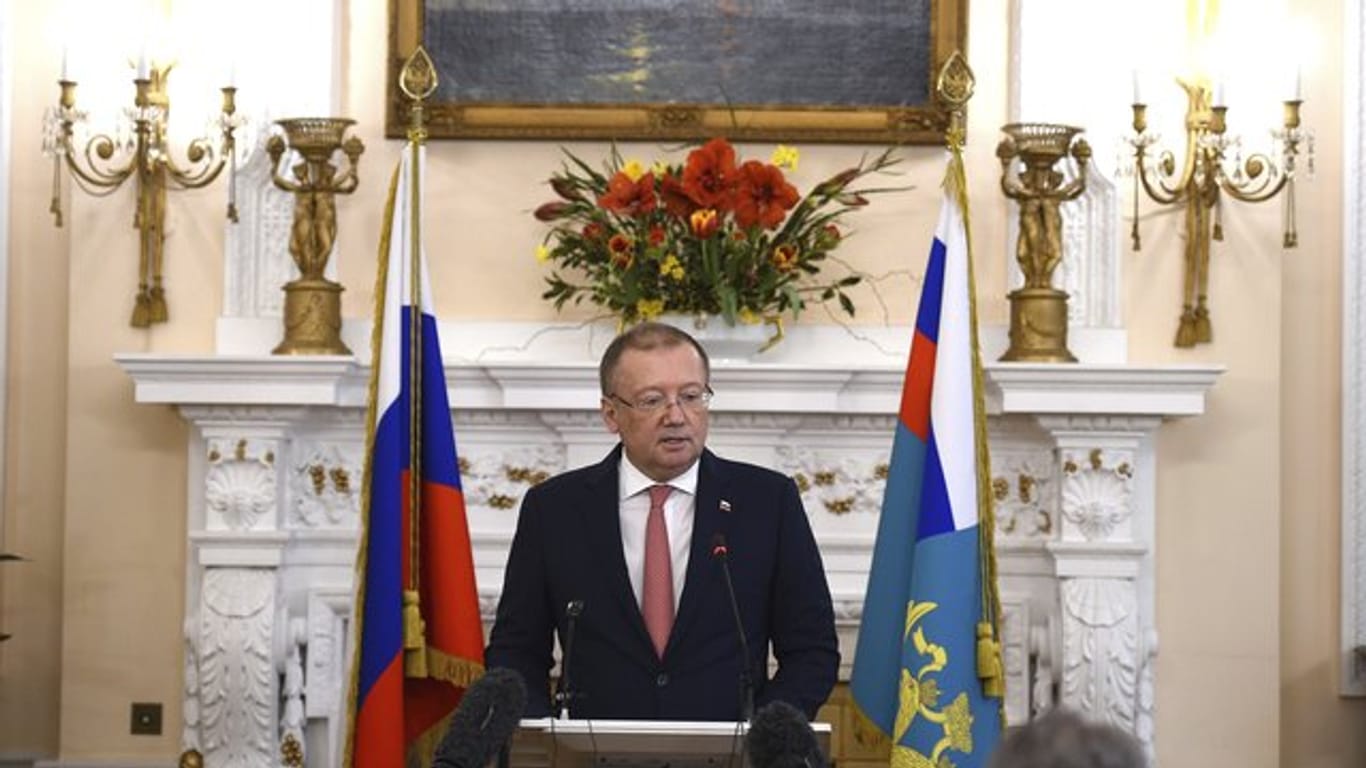 Alexander Wladimirowitsch Jakowenko, russischer Botschafter in London, spricht bei einer Pressekonferenz nach dem Giftanschlag auf den Ex-Agenten Sergej Skripal.