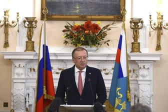 Alexander Wladimirowitsch Jakowenko, russischer Botschafter in London, spricht bei einer Pressekonferenz nach dem Giftanschlag auf den Ex-Agenten Sergej Skripal.