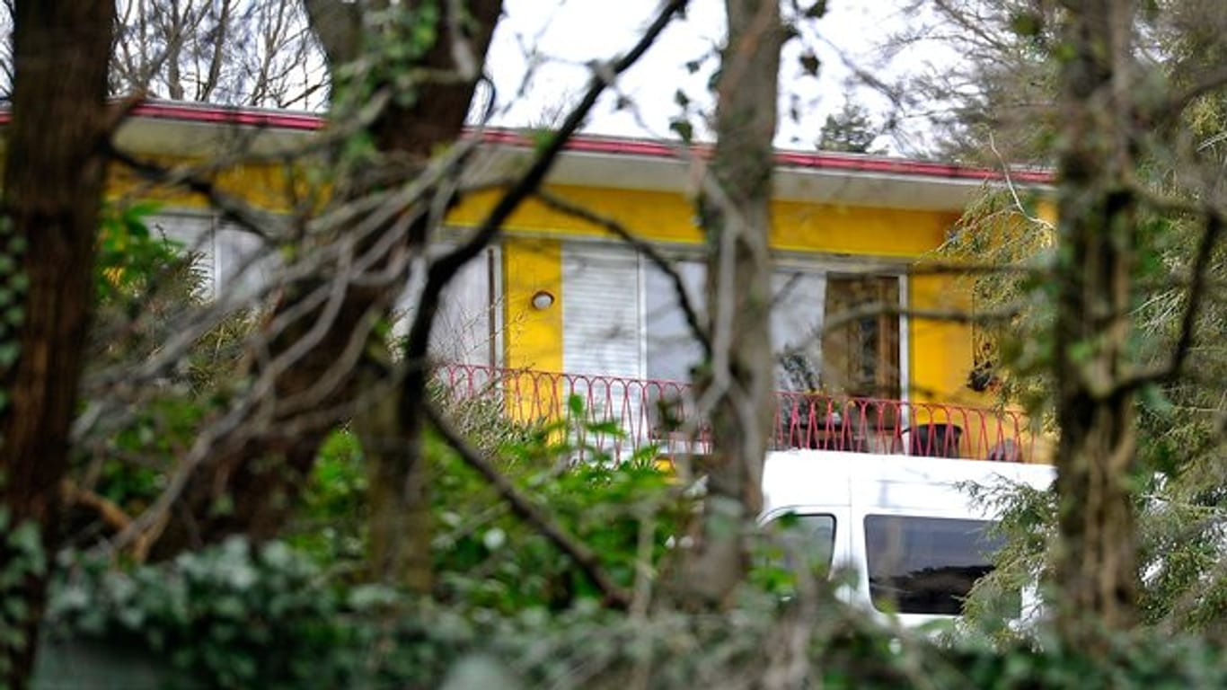 Blick auf das Wohnhaus des ermordeten Unternehmer-Ehepaares in Wuppertal.