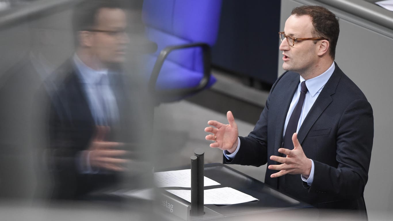 Gesundheitsminister Jens Spahn (CDU) will gesetzlich Versicherte entlasten.