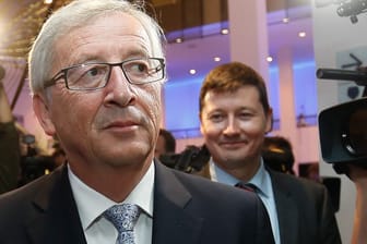 Jean-Claude Juncker und Martin Selmayr, damals sein Büroleiter: Die Beförderung Selmayrs zum Generalsekretär der EU-Kommission stößt weiter auf Kritik.