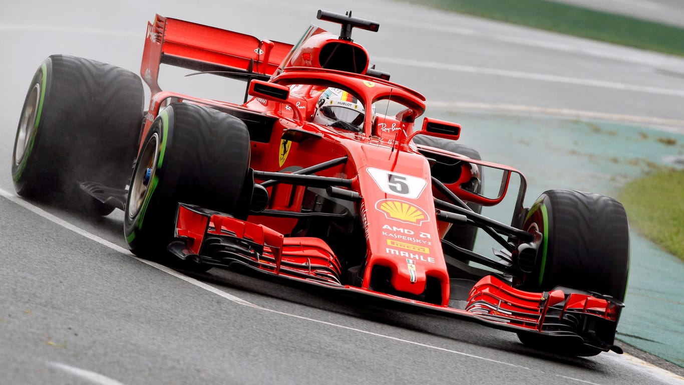 Sebastian Vettel auf der Strecke in Melbourne. Er hat viel vor in dieser Saison und will Weltmeister Lewis Hamilton stoppen.