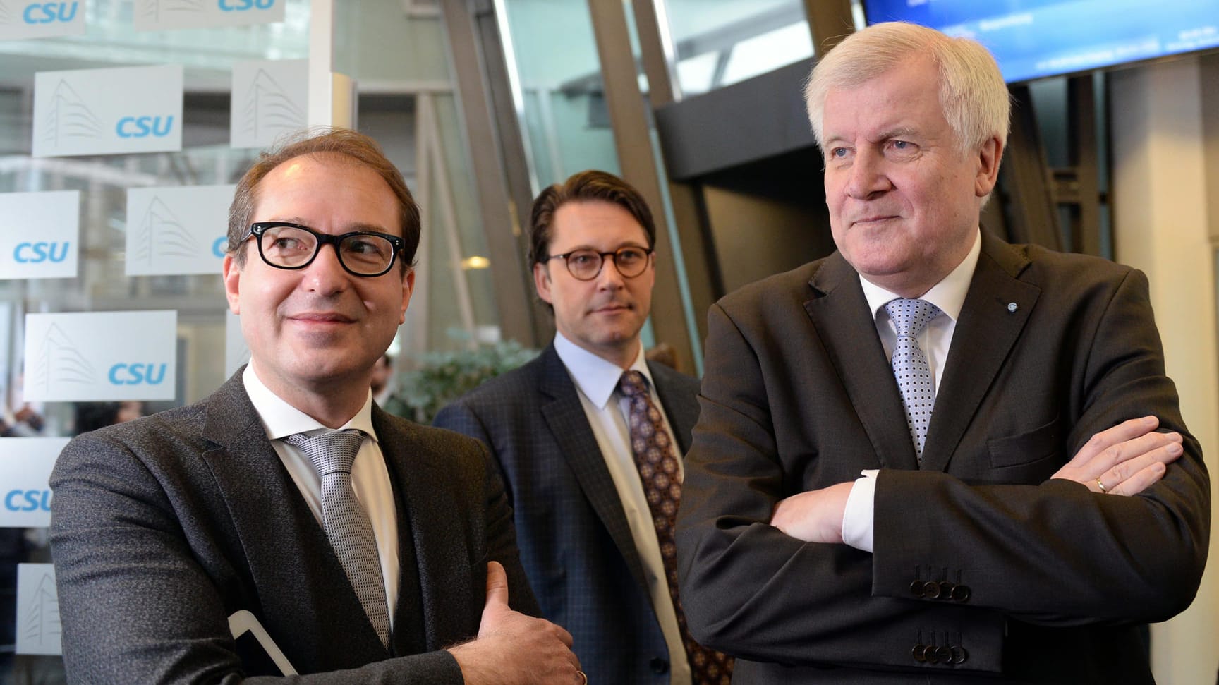 CSU- Landesgruppenchef Alexander Dobrindt, Verkehrsminister Andreas Scheuer und Innenminister Horst Seehofer: Im Streit über die Islam-Äußerungen von Seehofer demonstriert die CSU Einigkeit. CSU- Landesgruppenchef Alexander Dobrindt, Verkehrsminister Andreas Scheuer und Innenminister Horst Seehofer: Im Streit über die Islam-Äußerungen von Seehofer demonstriert die CSU Einigkeit.