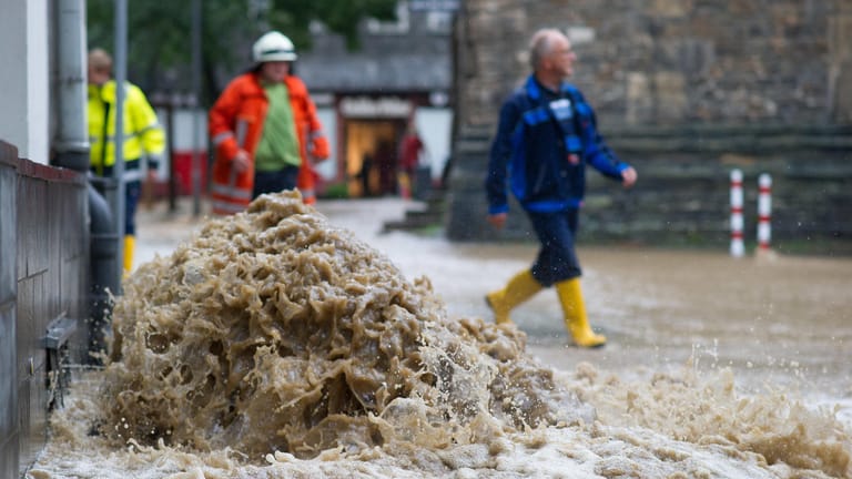Wetterextrem: Wasser überflutete im Juli 2017 die historische Altstadt von Goslar in Niedersachsen.