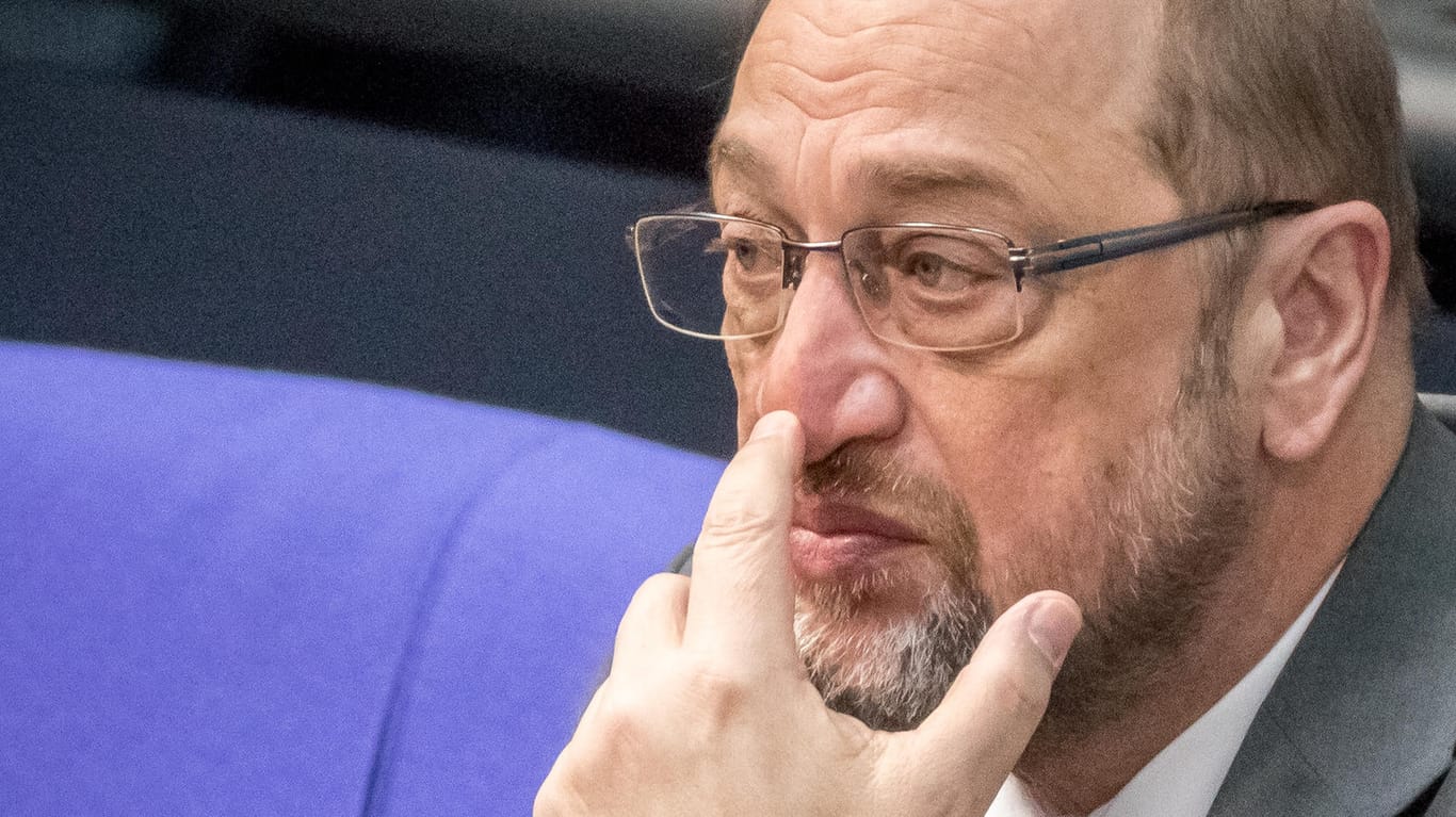 SPD-Kanzlerkandidat Martin Schulz: Er hat im Rückblick schwere Fehler eingeräumt, sieht sich aber zugleich als Sündenbock seiner Partei.