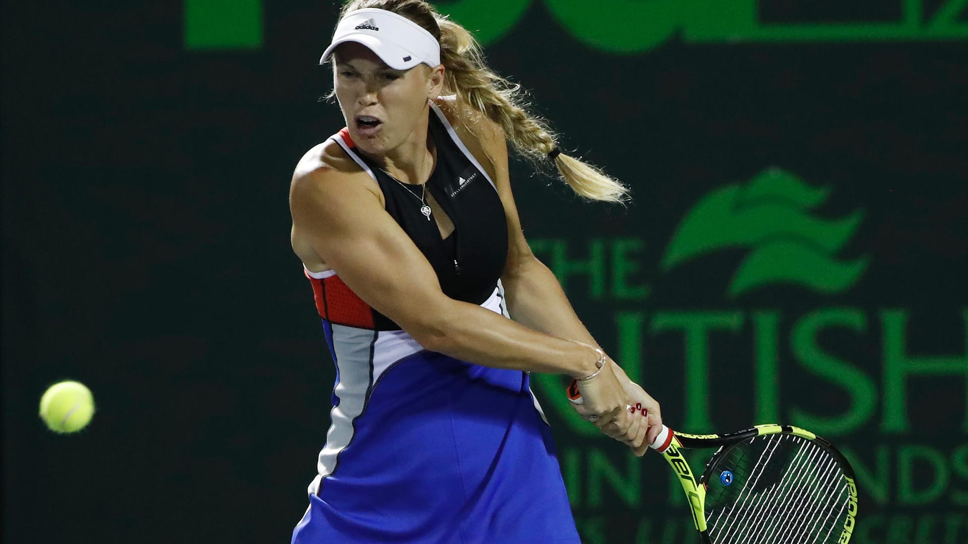 Caroline Wozniacki beim Spiel gegen Monica Puig. Am Rande des Matches sei es zu Zwischenfällen gekommen, schreibt sie bei Twitter. Caroline Wozniacki beim Spiel gegen Monica Puig. Am Rande des Matches sei es zu Zwischenfällen gekommen, schreibt sie bei Twitter.