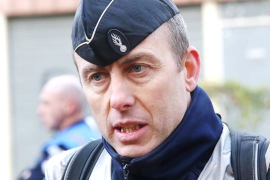 Frankreich trauert um Arnaud Beltrame, der sich bei der Geiselnahme freiwillig gegen Geiseln eintauschen ließ.