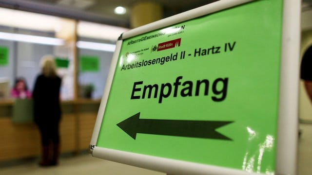 Insgesamt 18,2 Millionen Menschen haben in den vergangenen zehn Jahren Hartz-IV-Leistungen bezogen.