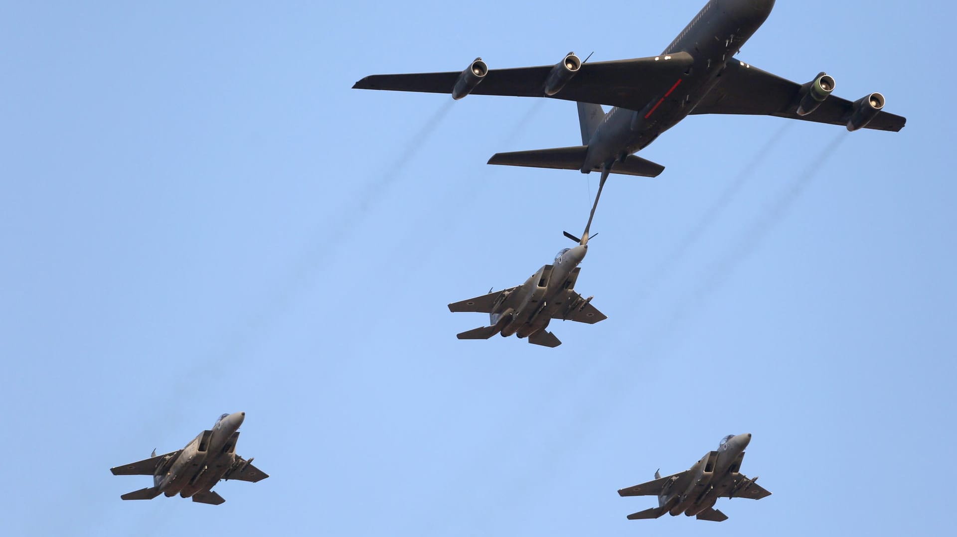 Luftbetankung: Im Gazastreifen hat die israelische Luftwaffe eine Hamas-Stellung angegriffen. (Archivbild) Luftbetankung: Im Gazastreifen hat die israelische Luftwaffe eine Hamas-Stellung angegriffen. (Archivbild)