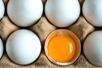 Mit Fipronil belastete Eier wurden nach ersten Nachweisen in den Niederlanden in immer mehr Ländern gefunden.