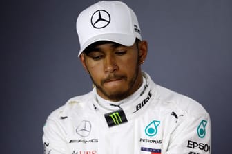 Nachdenklich: Lewis Hamilton auf der Pressekonferenz nach dem Saisonauftakt in Melbourne.
