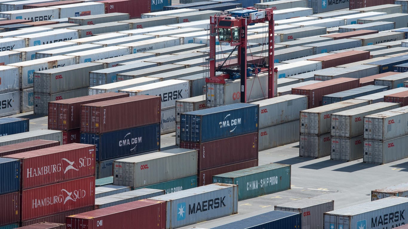 Containerumschlag: Welche Auswirkungen wird der Handelsstreit zwischen den USA und China auf die boomende Konjunktur Deutschlands haben?