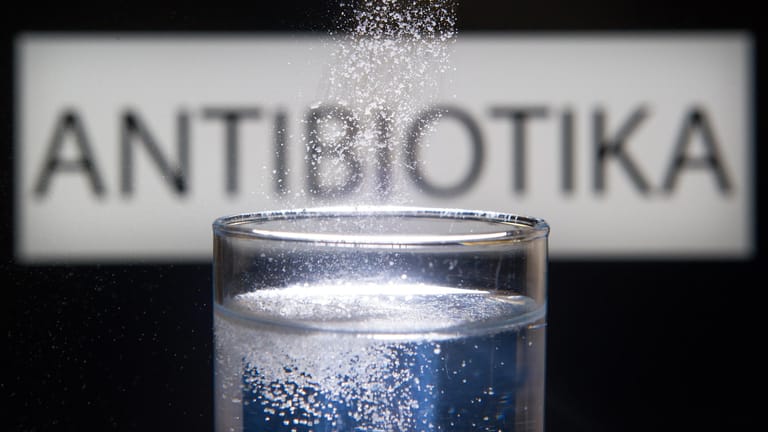 Ein pulverförmiges Medikament: Bis 2030 könnte der Gesamtverbrauch an Antibiotika den Forschern zufolge weltweit um bis zu 200 Prozent steigen.