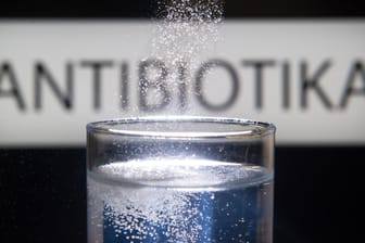 Ein pulverförmiges Medikament: Bis 2030 könnte der Gesamtverbrauch an Antibiotika den Forschern zufolge weltweit um bis zu 200 Prozent steigen.