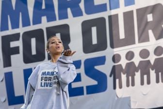 Ariana Grande, Sängerin und Schauspielerin aus den USA, sang "Be Alright" bei dem Protest für ein strengeres Waffengesetz.