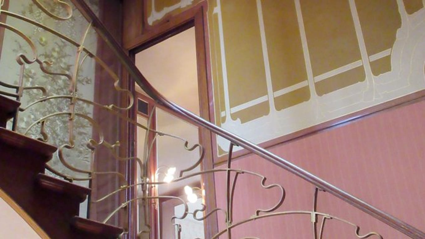 Arabesken und Schnörkel: Der Treppenaufgang des ehemaligen Hauses von Victor Horta, das heute ein Museum ist.