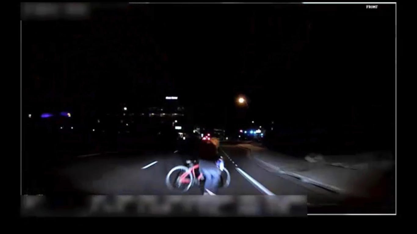 Aufnahmen aus dem Uber-Auto: Nach dem folgenschweren Unfall stoppt Arizona nun den Betrieb von Roboterautos.