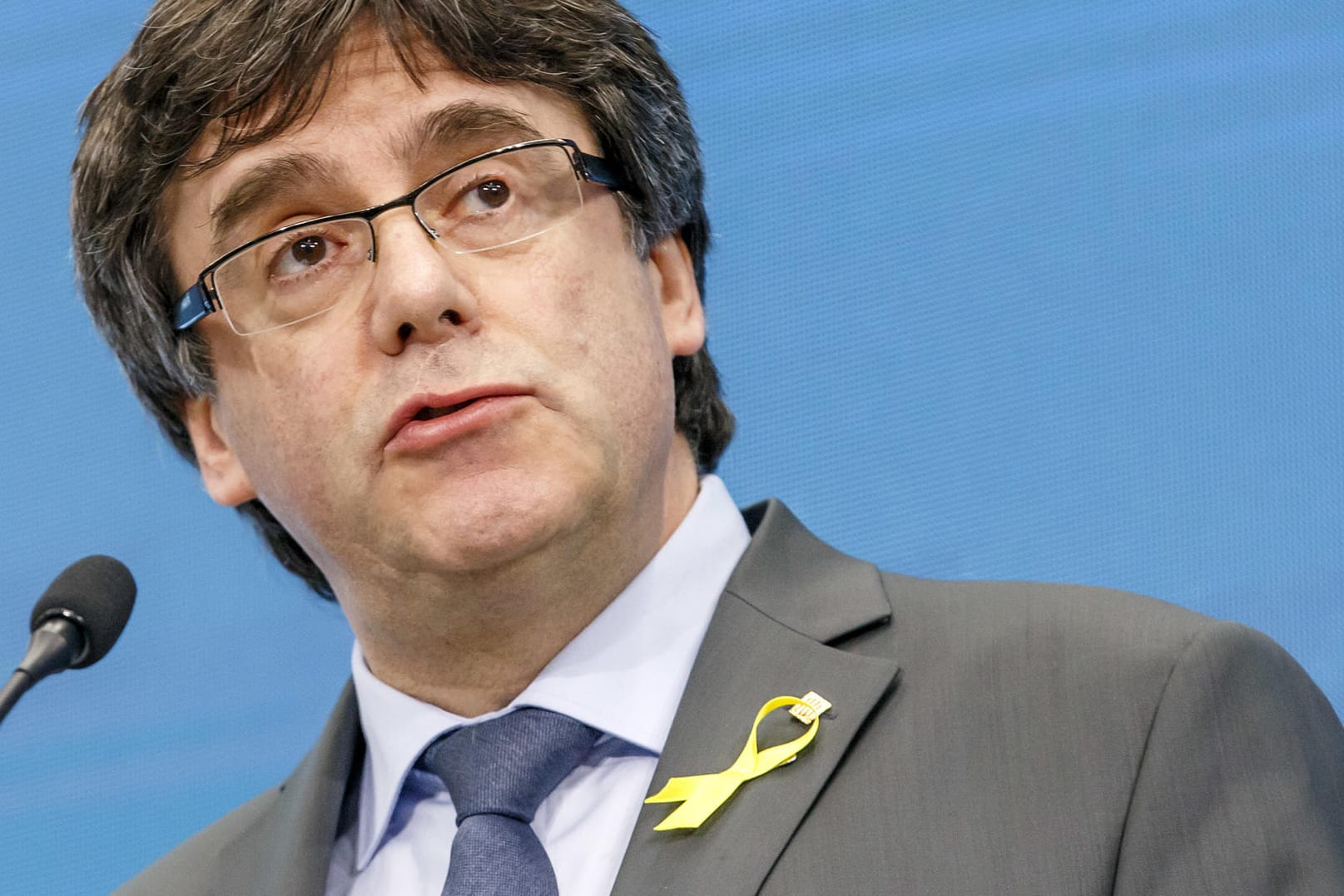 Carles Puigdemont bei einem Vortrag in Genf. Bis Freitag konnte sich der katalanische Politiker frei in Europa bewegen.