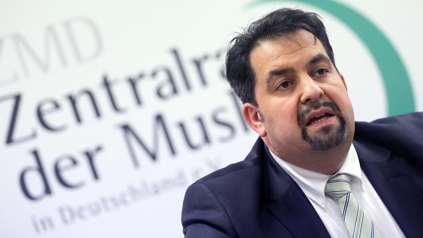 Der Vorsitzende des Zentralrats der Muslime in Deutschland, Aiman Mazyek: Zentralrat der Muslime will Imame in Klassen schicken.