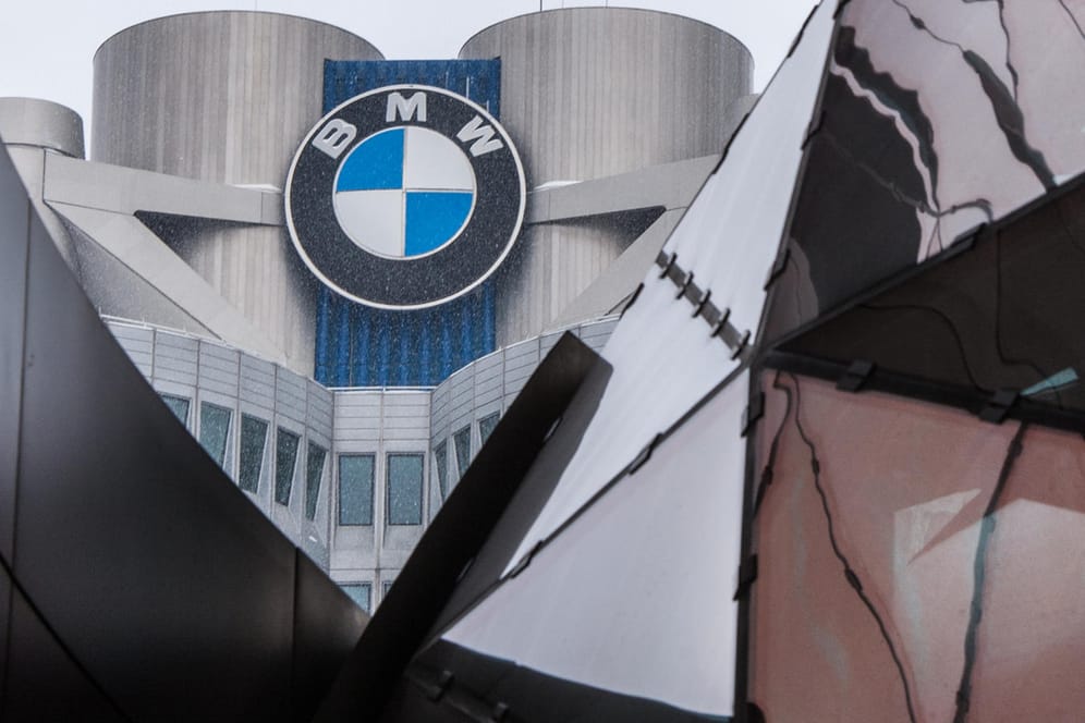 Die BMW-Zentrale in München: Im Februar gab das Unternehmen zu, in Tausenden Autos falsche Software verbaut zu haben.