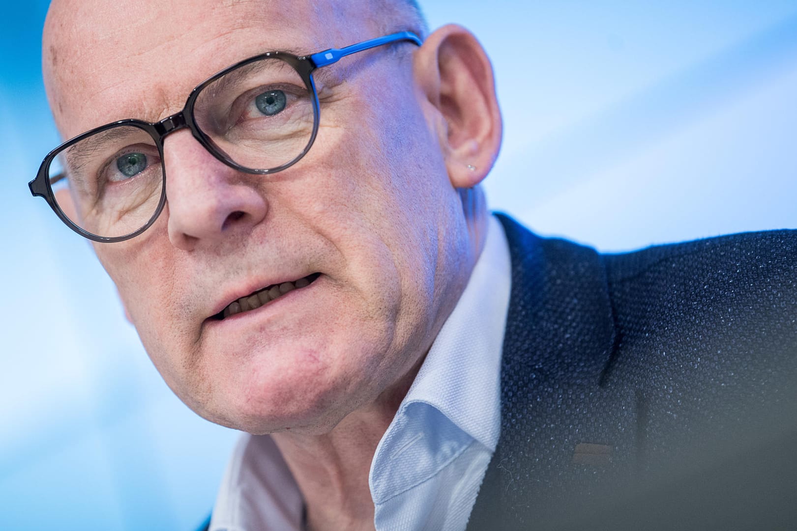 Winfried Hermann: Er kritisiert die Autobranche, die Nachrüstungen von dreckigen Dieselautos zugesagt hatte, ihren Zusagen aber nicht nachkomme.