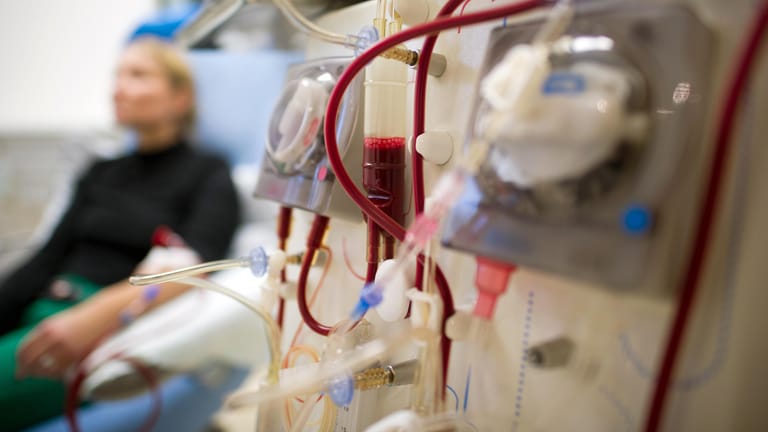 Dialysepatientin: Die Erfindung der künstlichen Niere vor 75 Jahren hat Millionen Menschen zu einem längeren Leben verholfen.