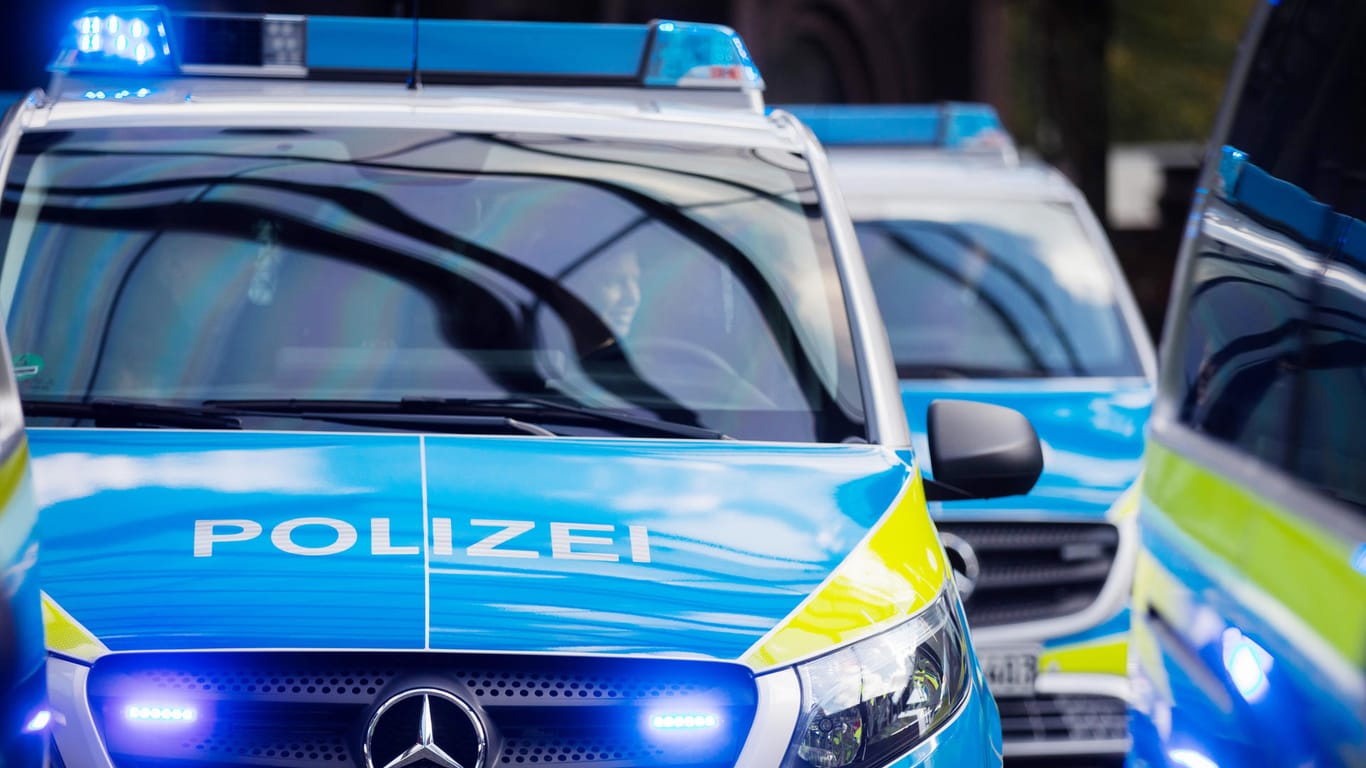Duisburger Polizei: Die Beamten mussten eine Straßenschlägerei mit rund 60 Beteiligten verhindern. (Archivbild)