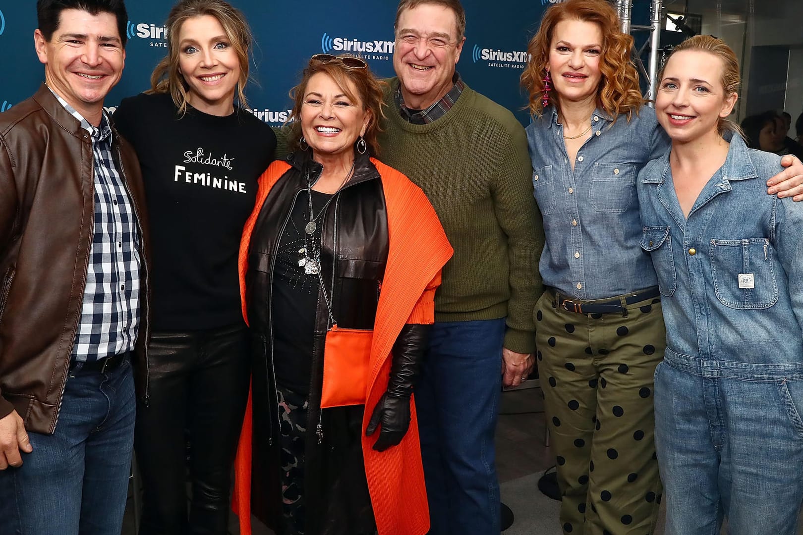 Alle zusammen: Michael Fishman, Sarah Chalke, Roseanne Barr, John Goodman, Sandra Bernhard and Lecy Goranson (v.l).