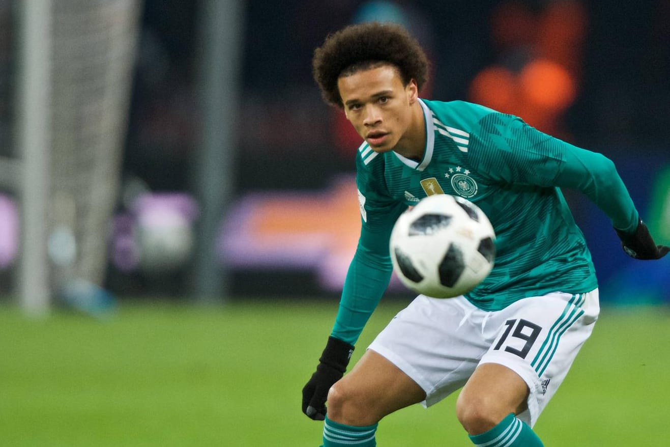 Leroy Sané zeigt im Trikot der Nationalmannschaft noch nicht das, was ihm bei Manchester City gelingt. Trotzdem hat er gute Chancen auf ein WM-Ticket.