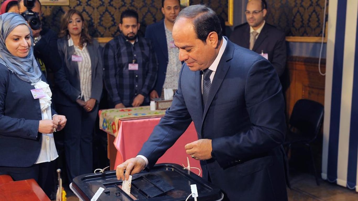 Abdel Fattah al-Sisi: Der amtierende Präsident Ägyptens bei der Stimmabgabe.