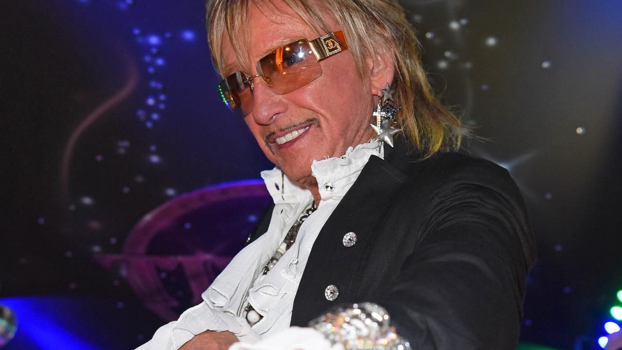 Bert Wollersheim: Zur Eröffnung von Willi Herrens Disco suchte er ein besonders feines Hemd aus.
