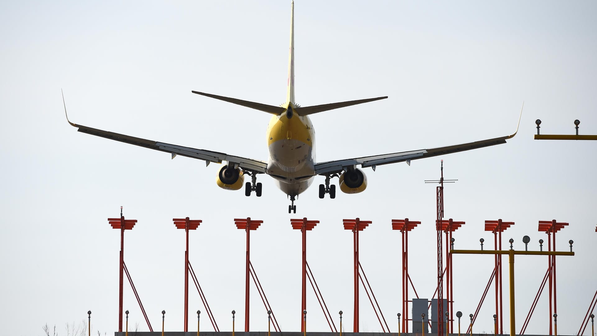 Flugzeug im Landeanflug: Der Flugzeugbauer Boeing bekommt die Nachwehen des WannaCry-Ausbruchs zu spüren.