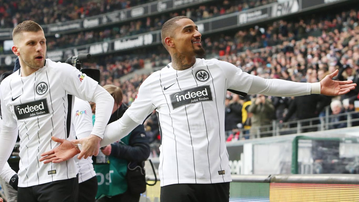 Starke Form: Eintracht Frankfurt um Schlüsselspieler Kevin-Prince Boateng (r.) war vor dem 28. Spieltag das viertbeste Team der Rückrunde.