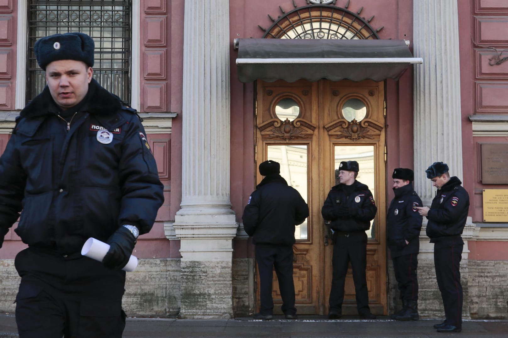 US-Konsulat in St. Petersburg: Moskau weist 60 amerikanische Diplomaten aus und schließt die Vertretung in der westrussischen Metropole.