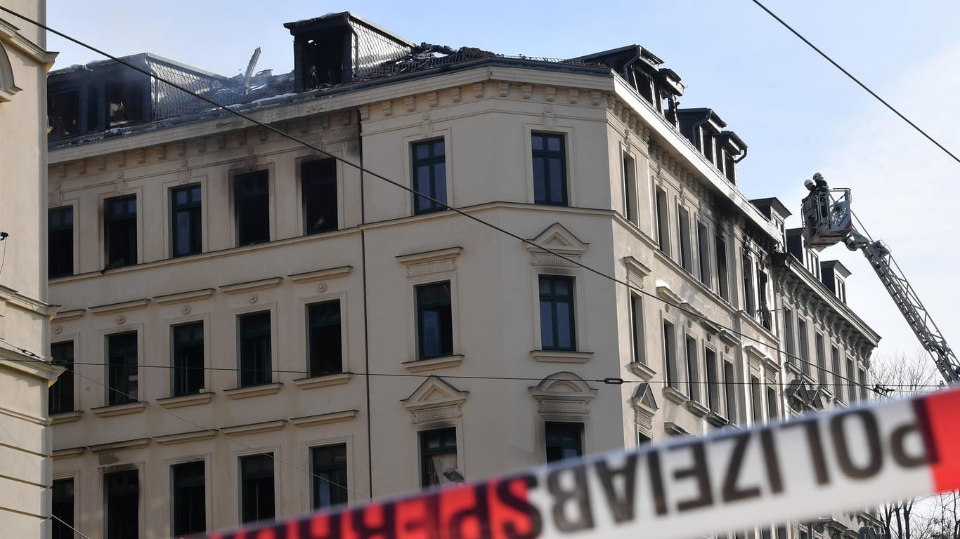 Feuer in Leipziger Mehrfamilienhaus: Die Polizei geht von Brandstifung aus.