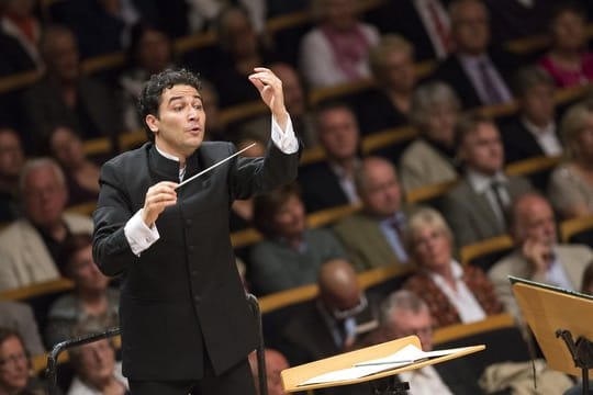 Ab der Saison 2021/2020 wird Andres Orozco-Estrada die Wiener Symphoniker dirigieren.