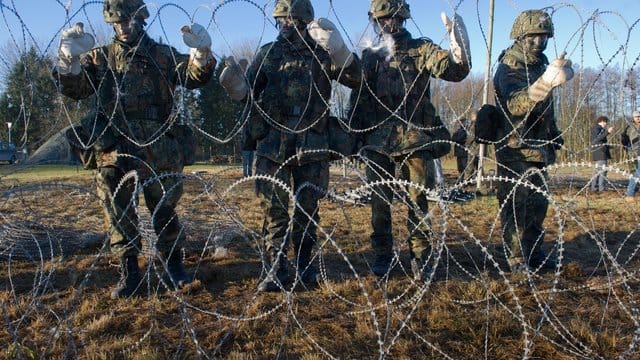 Soldaten in der Grundausbildung: 20 Prozent der Offiziersanwärter quittieren in den ersten sechs Monaten den Dienst. Soldaten in der Grundausbildung: 20 Prozent der Offiziersanwärter quittieren in den ersten sechs Monaten den Dienst.