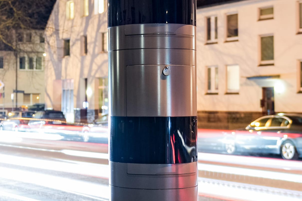 Blitzersäule: In der Nacht zum Sonntag fuhren zwei Berliner ein illegales Autorennen.