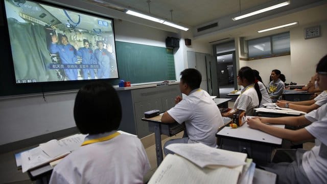 Nachricht an Mutter Erde: Video-Übertragung aus dem chinesischen Raumlabor "Tiangong 1".