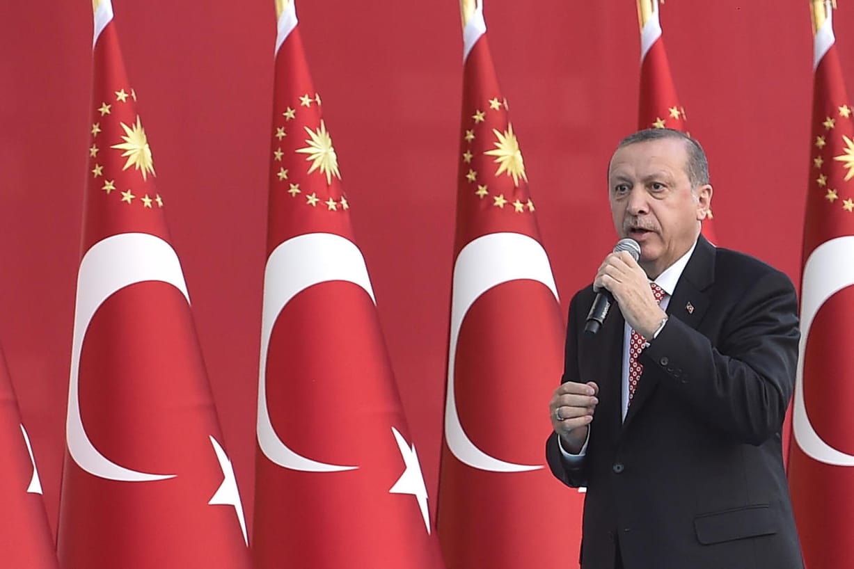 Der türkische Präsident Recep Tayyip Erdoğan (Archiv): Den Israelis wirft er ein Massaker an den Palästinensern vor.