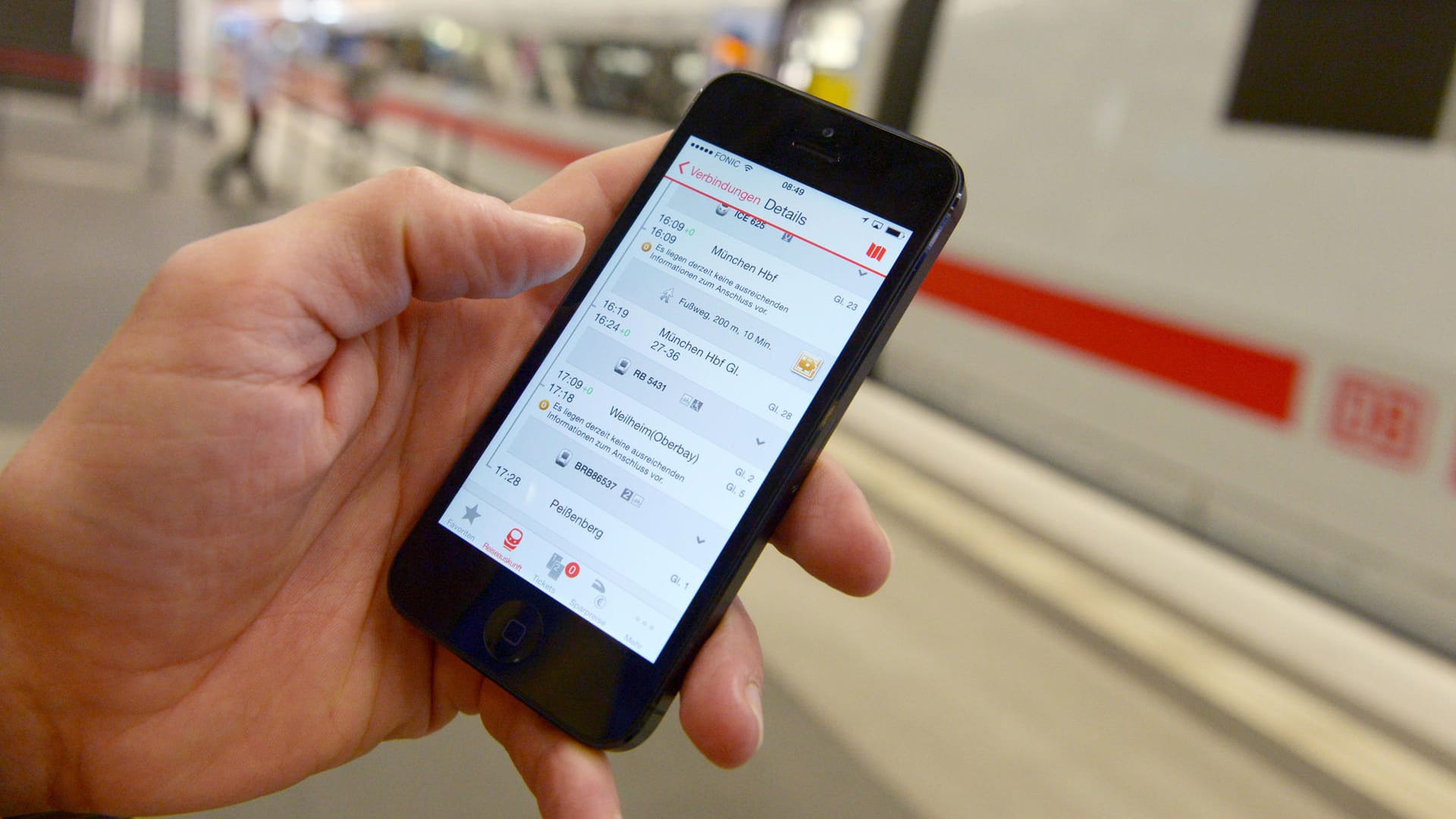 Die Deutsche Bahn-App: Um das Ticket selber entwerten zu können, müssen Kunden die Fahrt über die App buchen. Die Deutsche Bahn-App: Um das Ticket selber entwerten zu können, müssen Kunden die Fahrt über die App buchen.