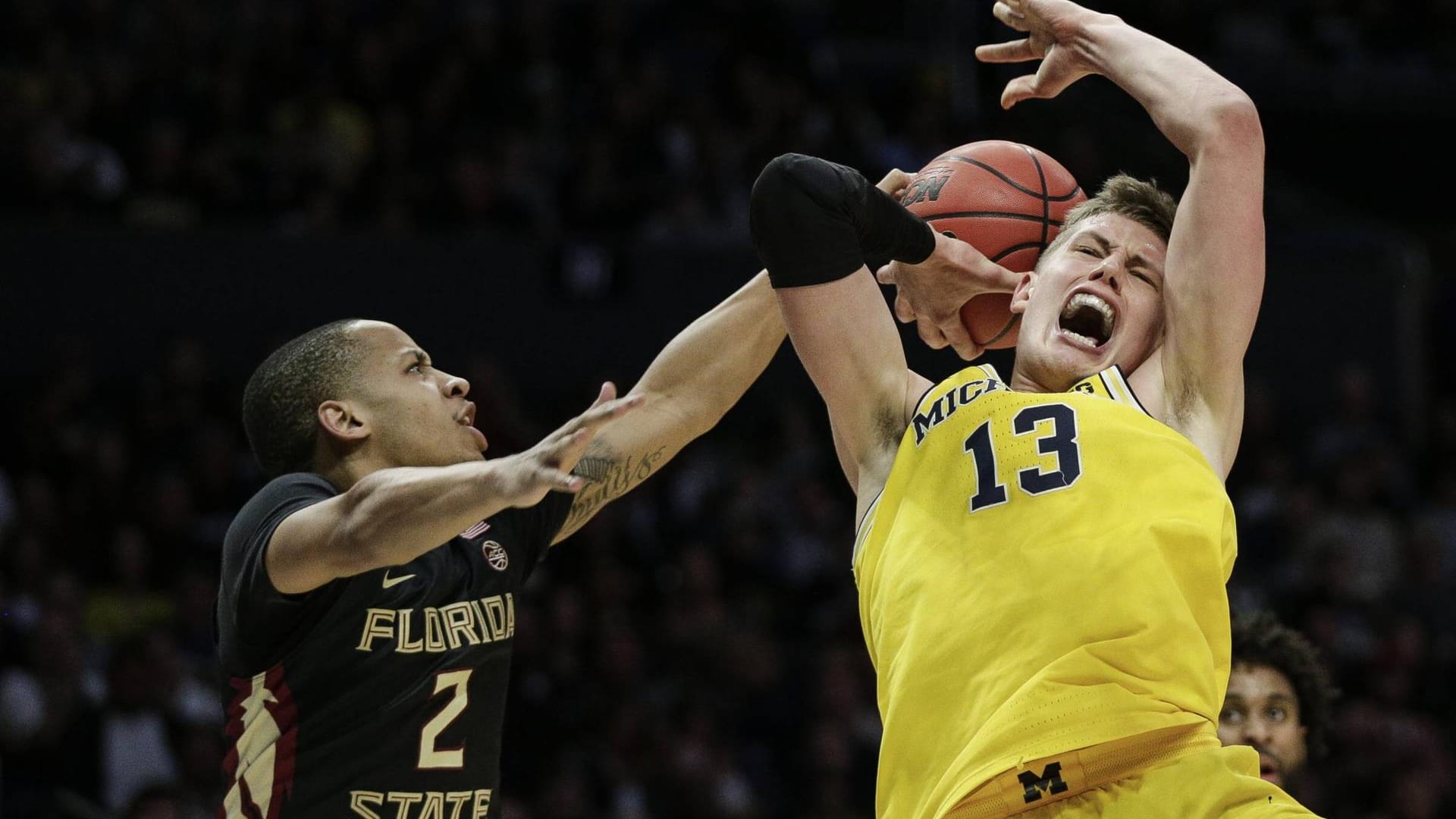 "Big Moe" Moritz Wagner hat auf sich aufmerksam gemacht. Im Halbfinale gegen die Loyola Ramblers verbuchte er als dritter Spieler nach den späteren NBA-Legenden Hakeem Olajuwon und Larry Bird in den vergangenen 40 Jahren in einem Final-Four-Spiel mindestens 20 Punkte und 15 Rebounds.